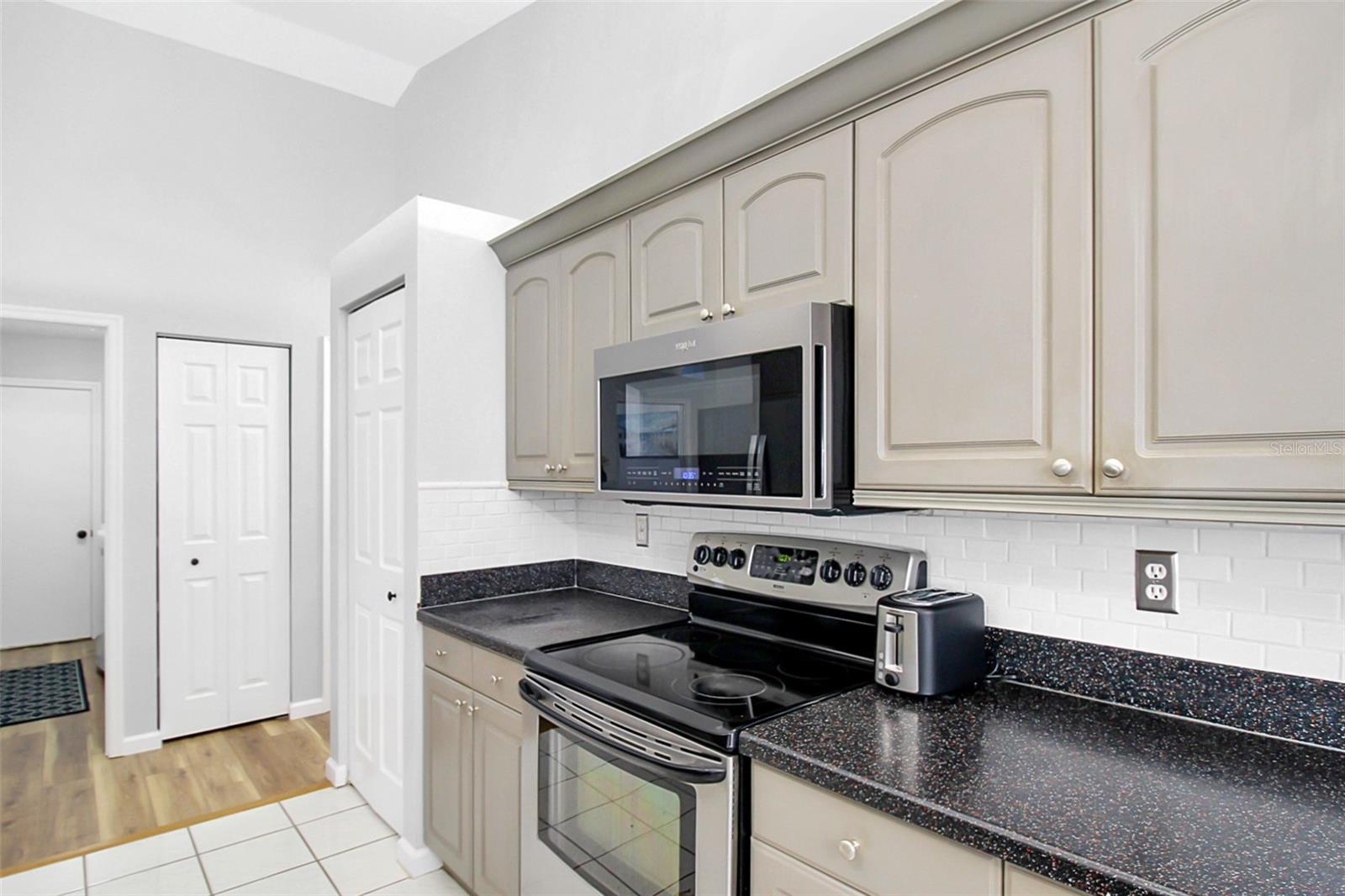 5111 13TH AVENUE DR W, BRADENTON, FL, 34209