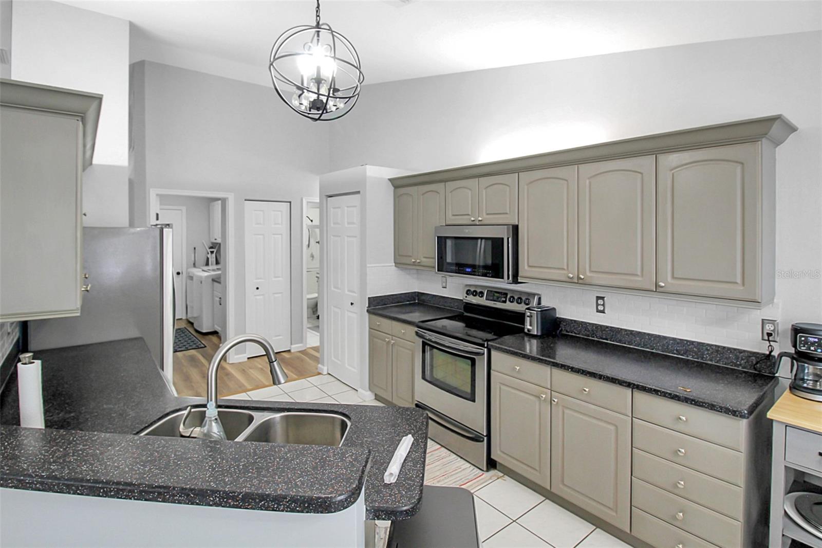 5111 13TH AVENUE DR W, BRADENTON, FL, 34209