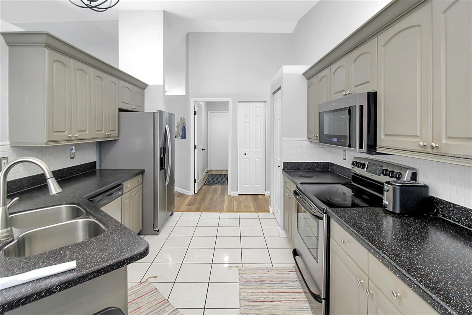 5111 13TH AVENUE DR W, BRADENTON, FL, 34209