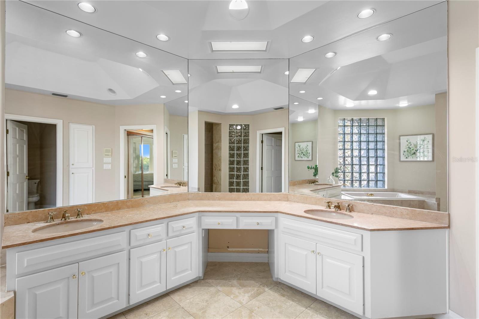 7313 PELICAN ISLAND DR, TAMPA, FL, 33634