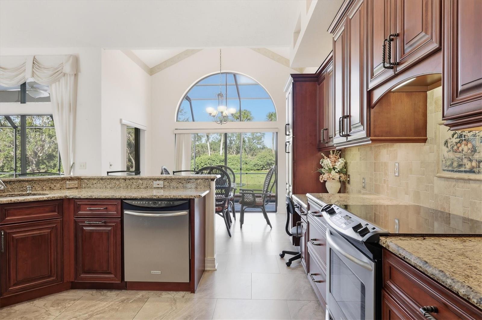 4221 ESCONDITO CIR, SARASOTA, FL, 34238