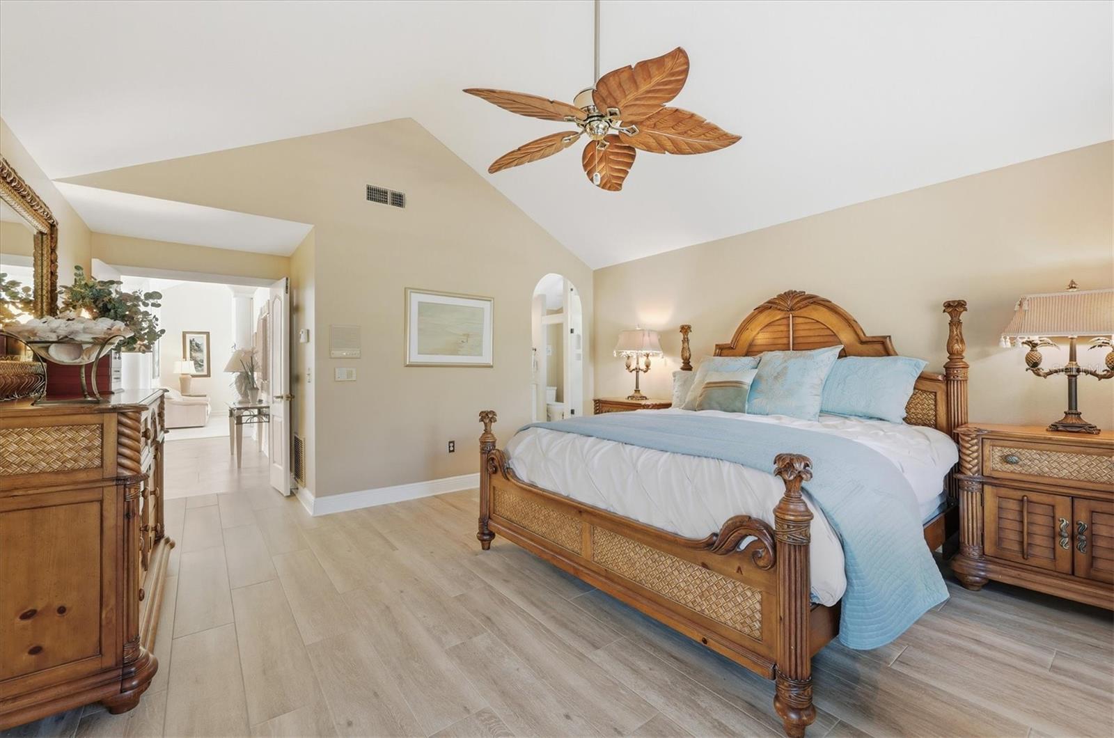 4221 ESCONDITO CIR, SARASOTA, FL, 34238