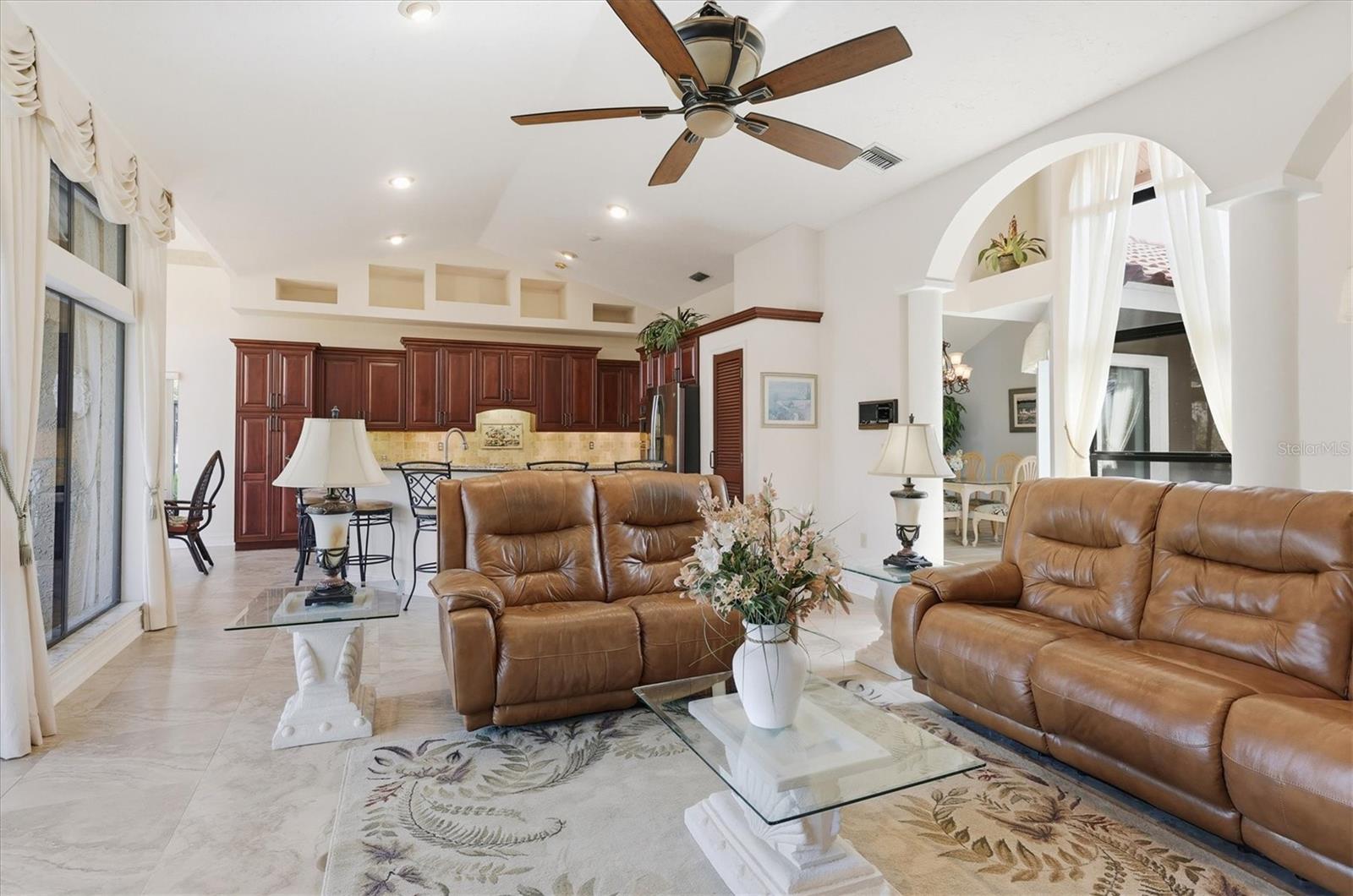 4221 ESCONDITO CIR, SARASOTA, FL, 34238