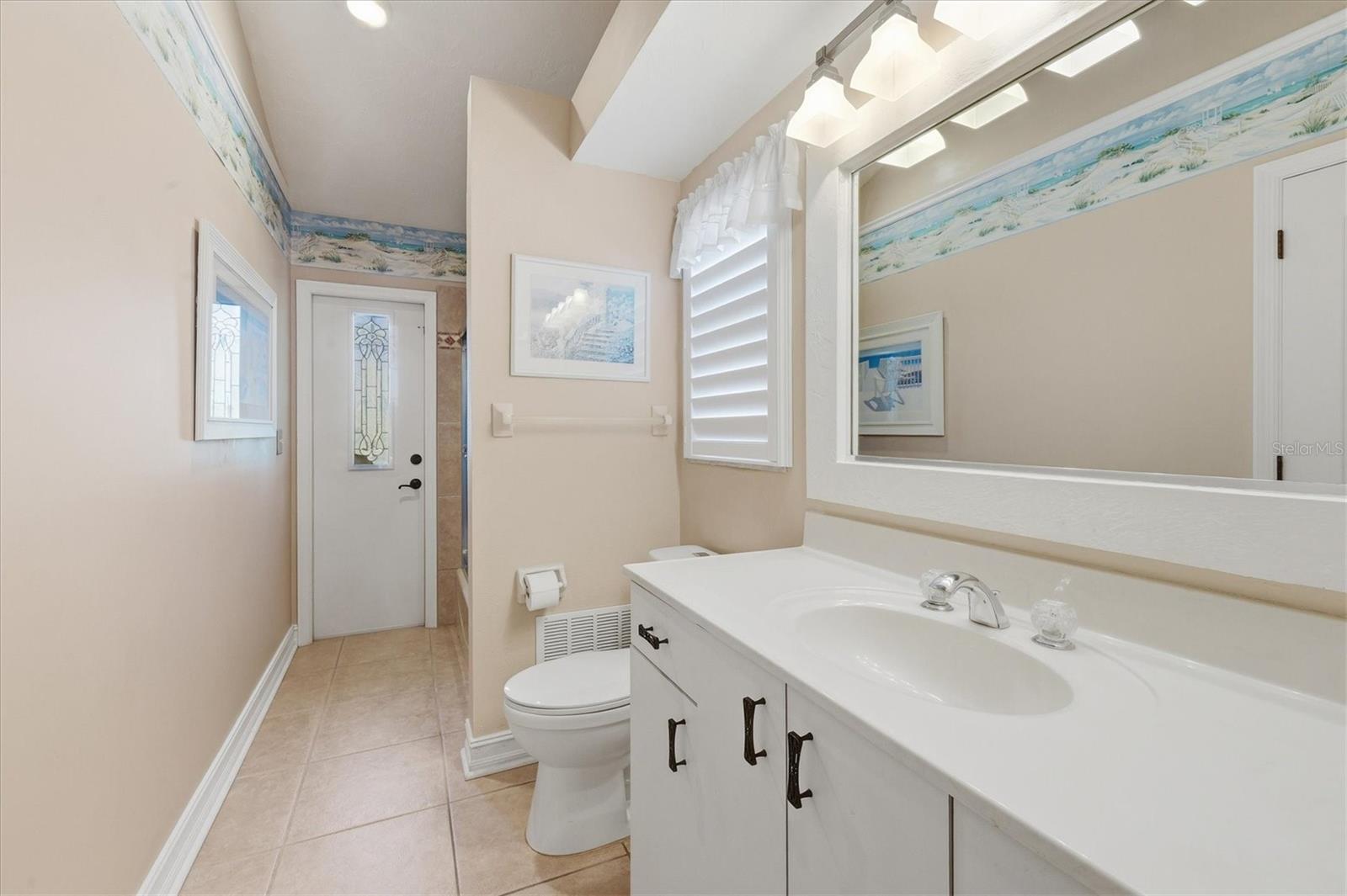 4221 ESCONDITO CIR, SARASOTA, FL, 34238