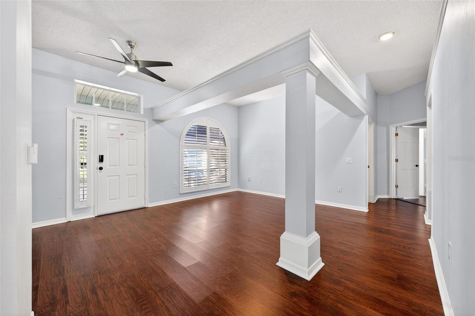 2132 TIPTREE CIR, ORLANDO, FL, 32837