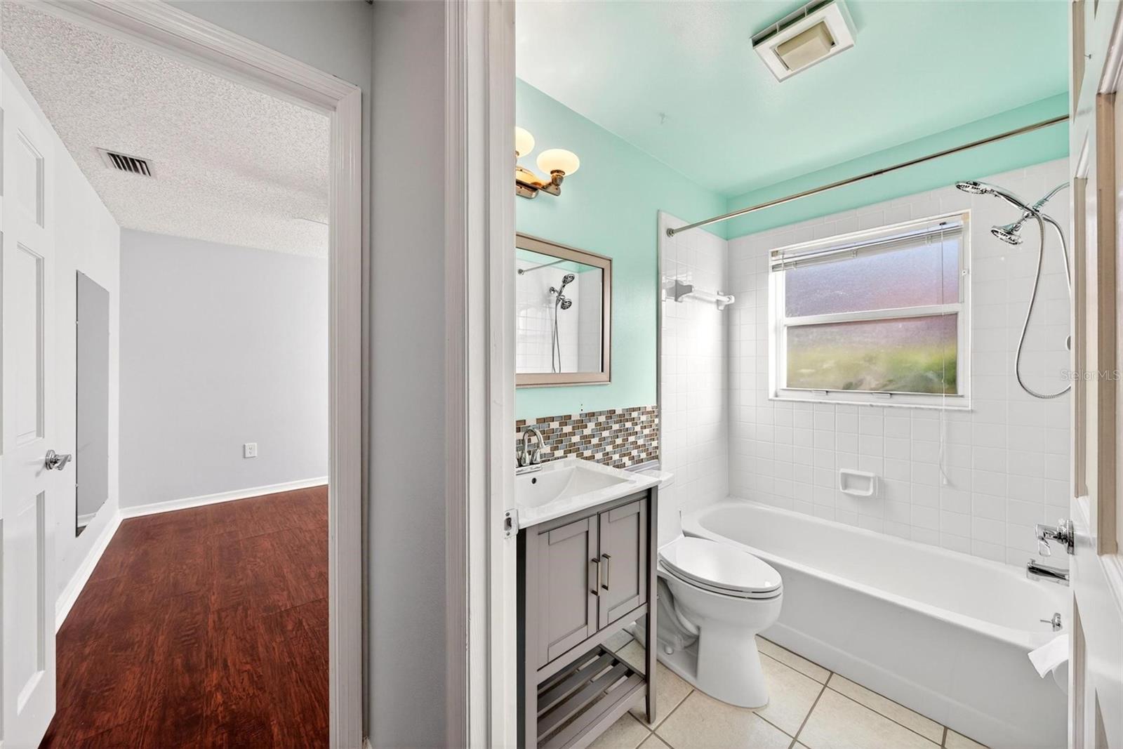 2132 TIPTREE CIR, ORLANDO, FL, 32837