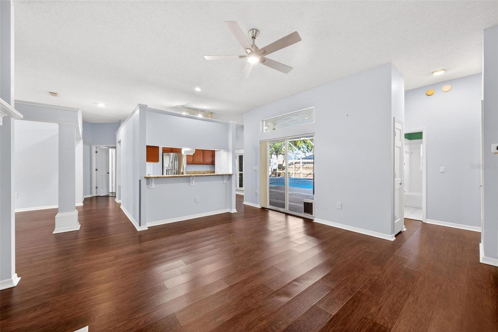 2132 TIPTREE CIR, ORLANDO, FL, 32837