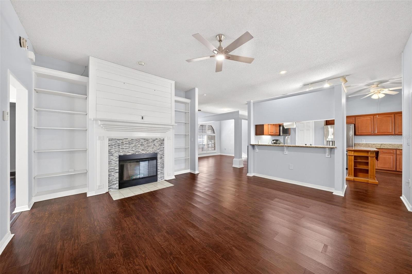 2132 TIPTREE CIR, ORLANDO, FL, 32837