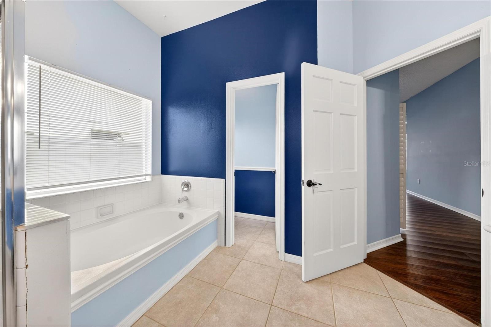 2132 TIPTREE CIR, ORLANDO, FL, 32837