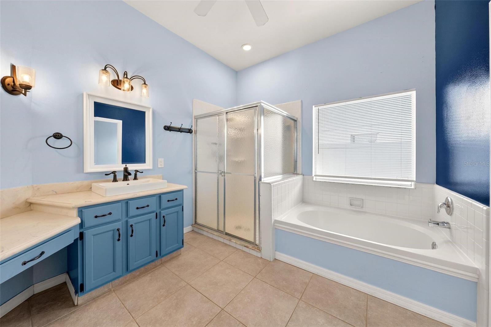 2132 TIPTREE CIR, ORLANDO, FL, 32837