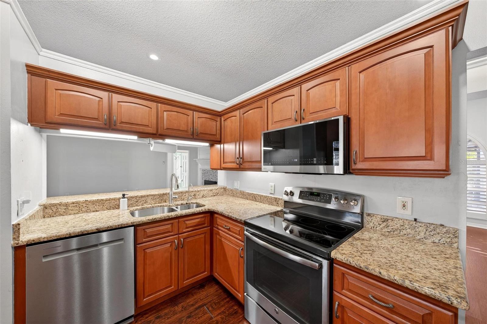 2132 TIPTREE CIR, ORLANDO, FL, 32837