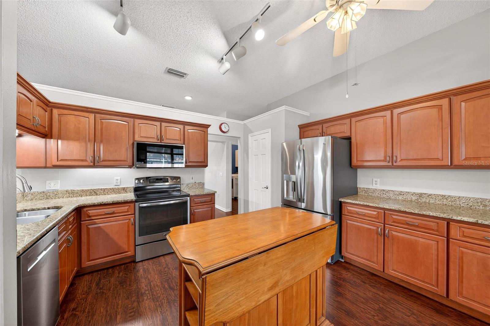 2132 TIPTREE CIR, ORLANDO, FL, 32837