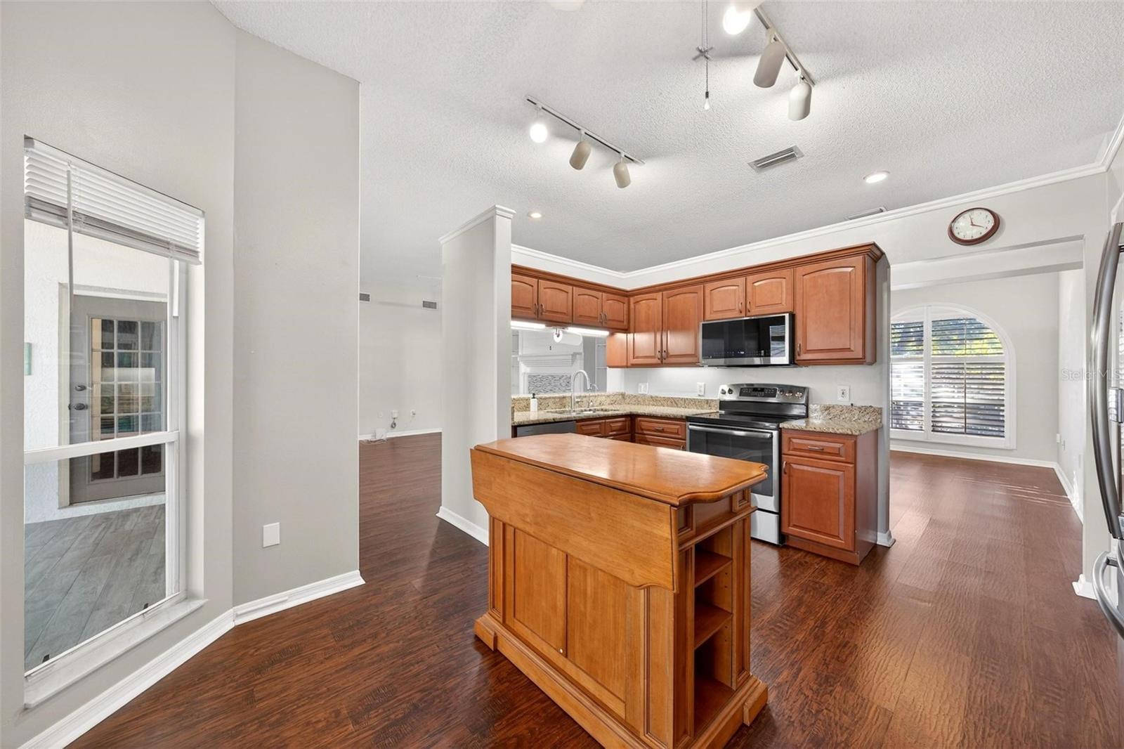 2132 TIPTREE CIR, ORLANDO, FL, 32837