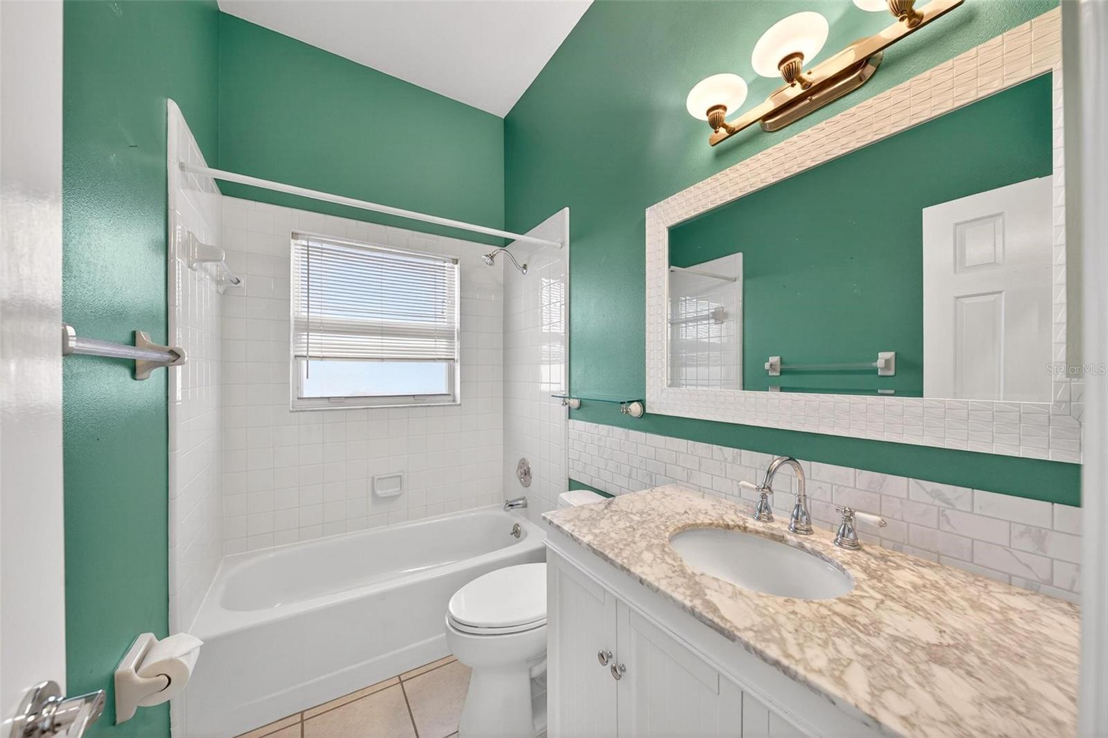 2132 TIPTREE CIR, ORLANDO, FL, 32837