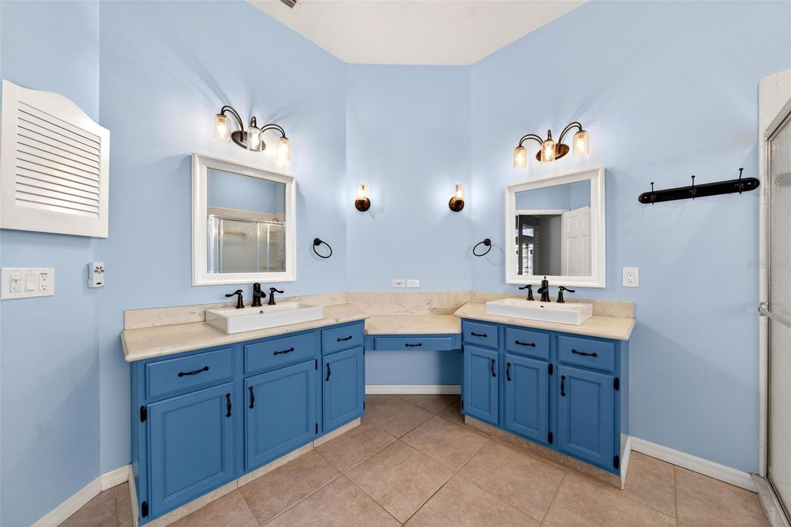 2132 TIPTREE CIR, ORLANDO, FL, 32837