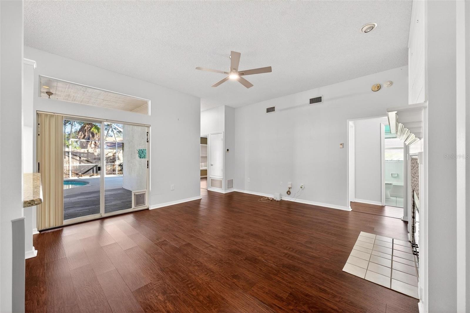 2132 TIPTREE CIR, ORLANDO, FL, 32837