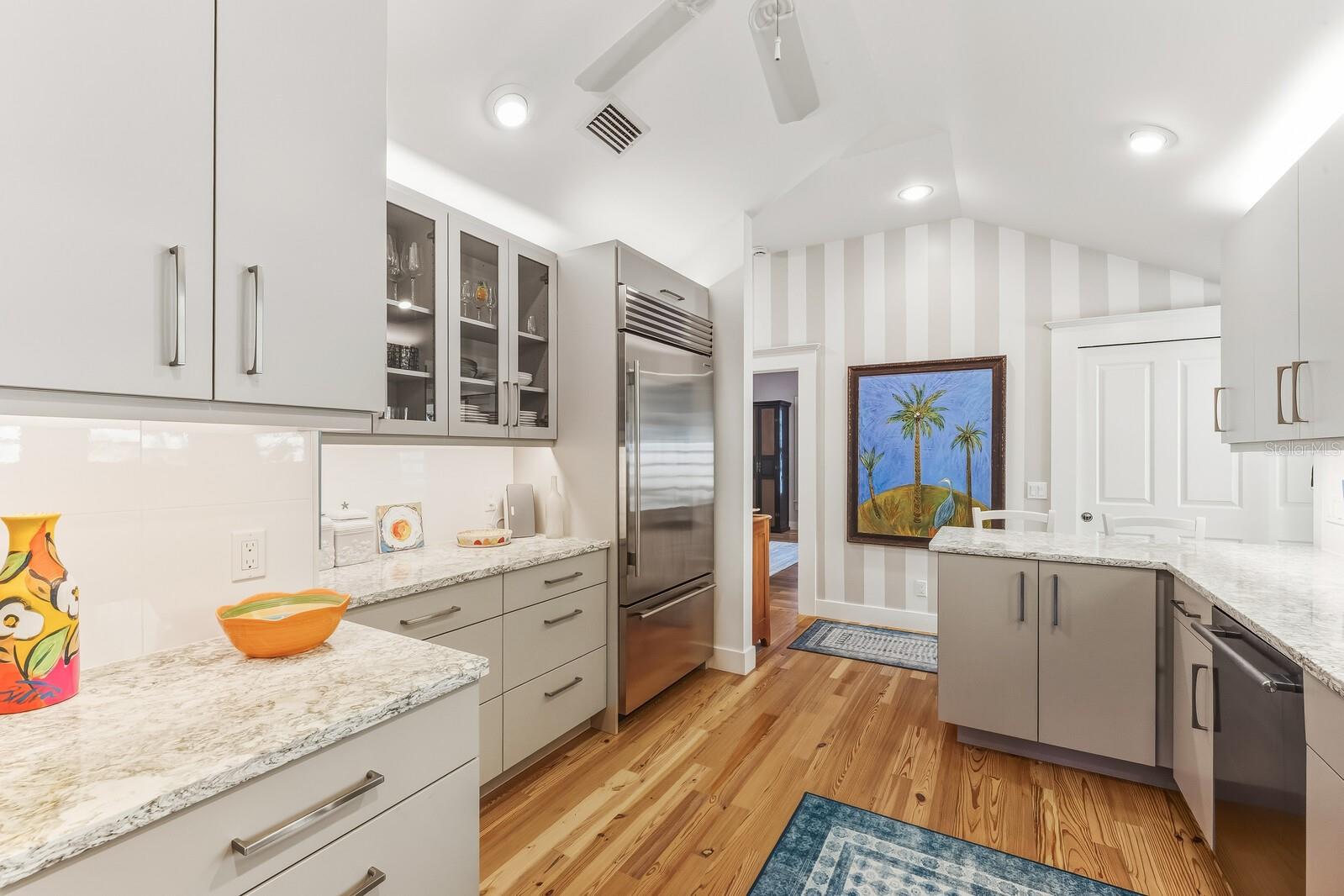 D6145835 Property Photo