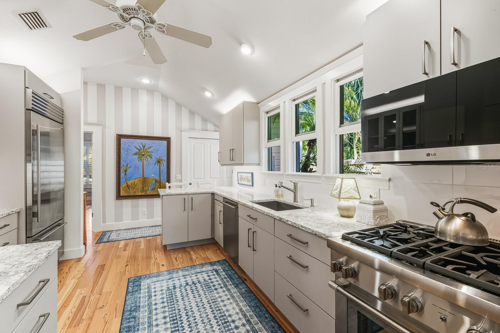 D6145835 Property Photo