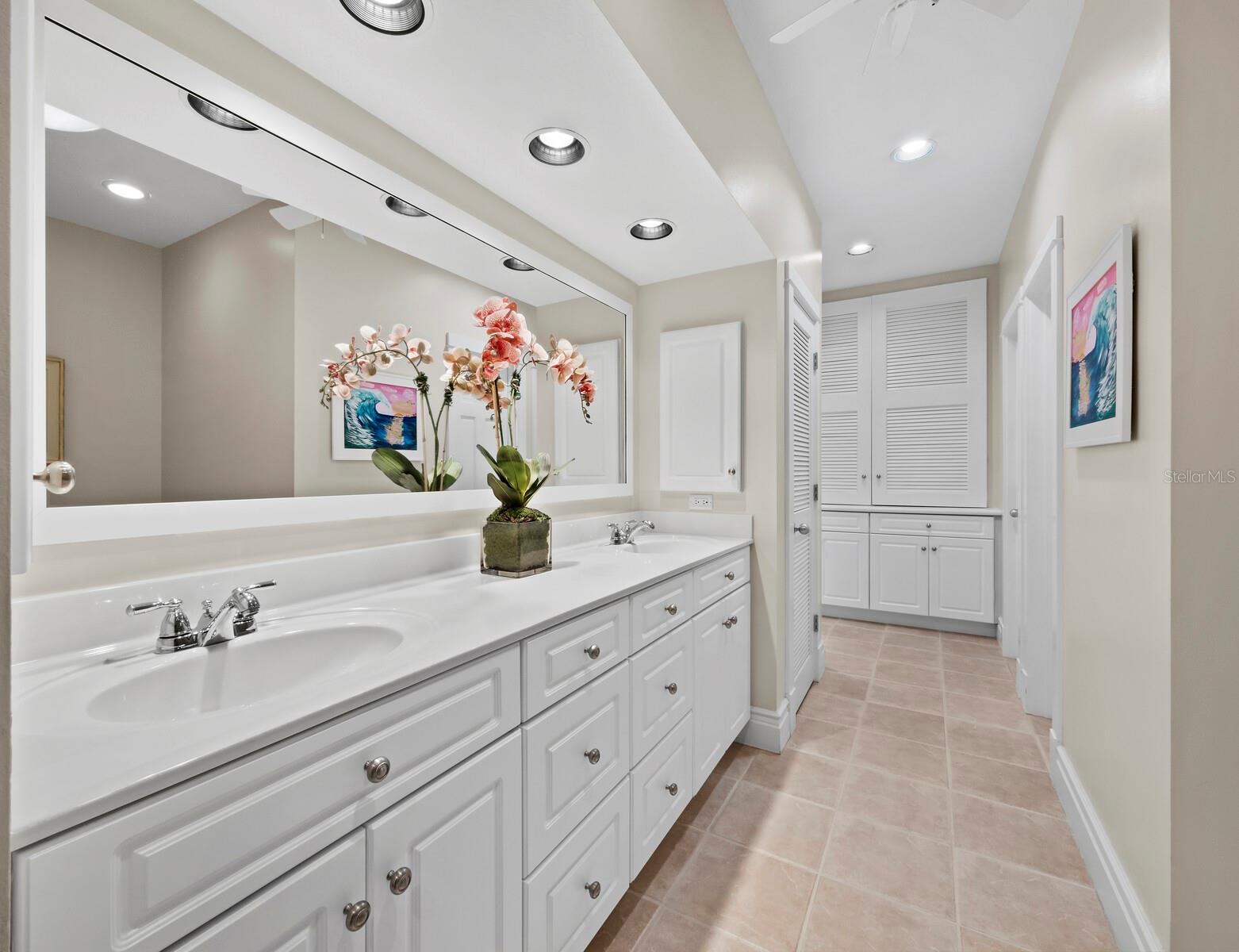 D6145839 Property Photo