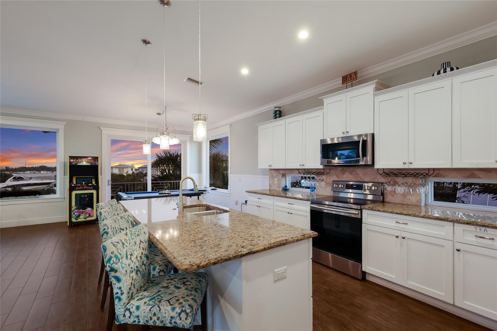 206 CHURCH AVE, BRADENTON BEACH, FL, 34217