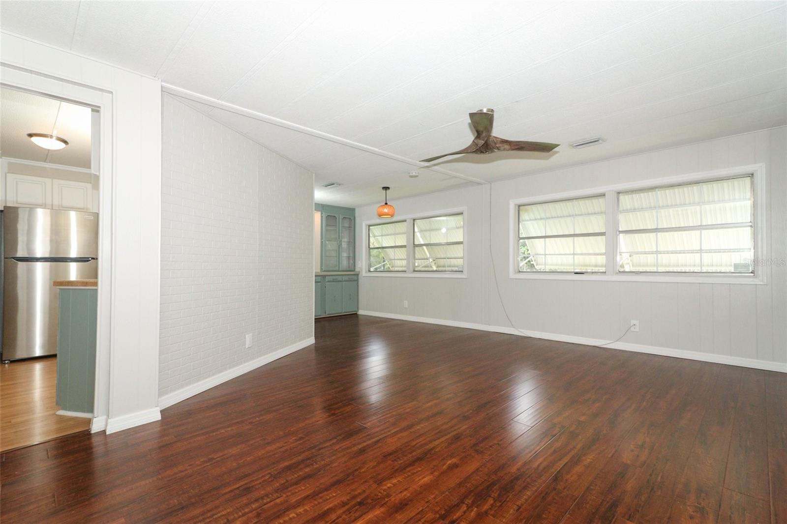 O6377082 Property Photo