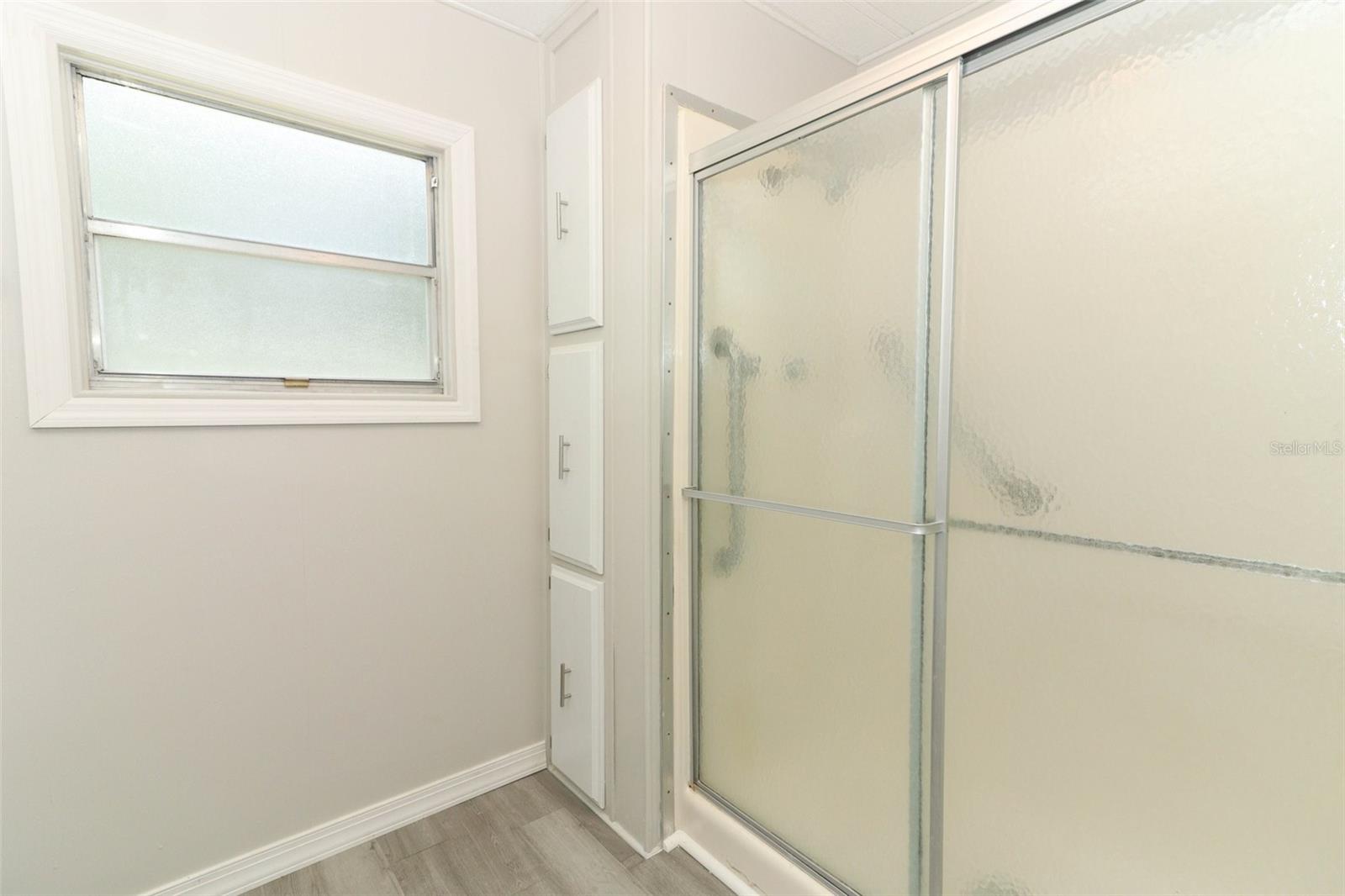 O6377082 Property Photo