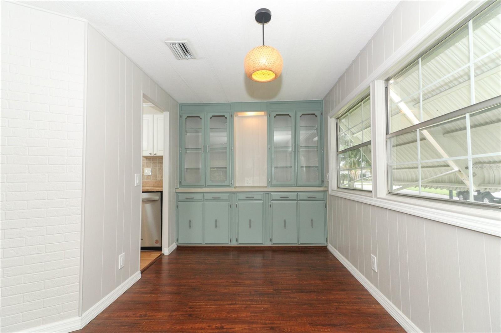 O6377082 Property Photo