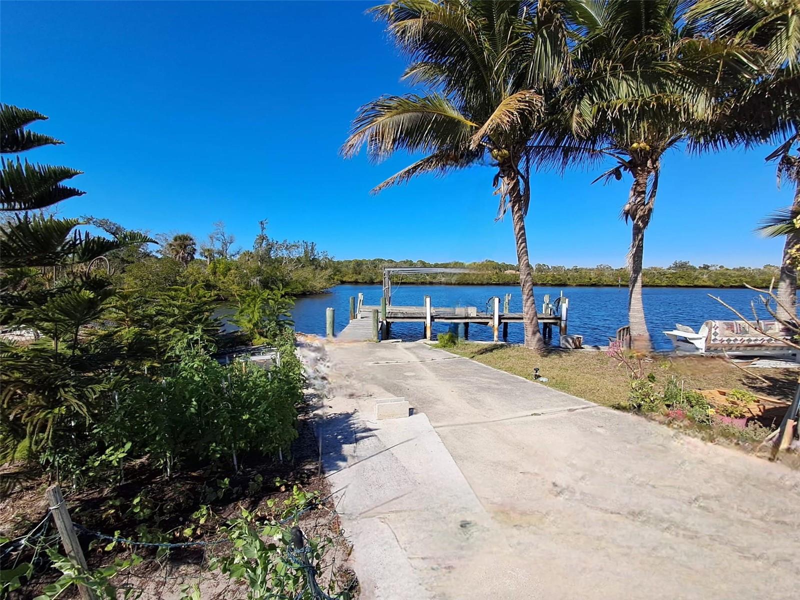 517 RAVENNA ST N, NOKOMIS, FL, 34275