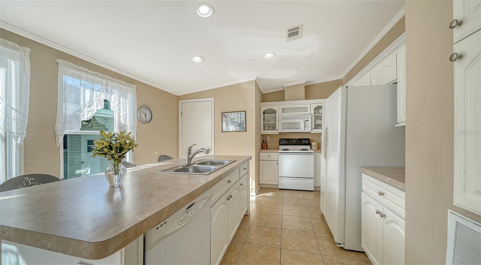 112 OAKWOOD BLVD, SARASOTA, FL, 34237