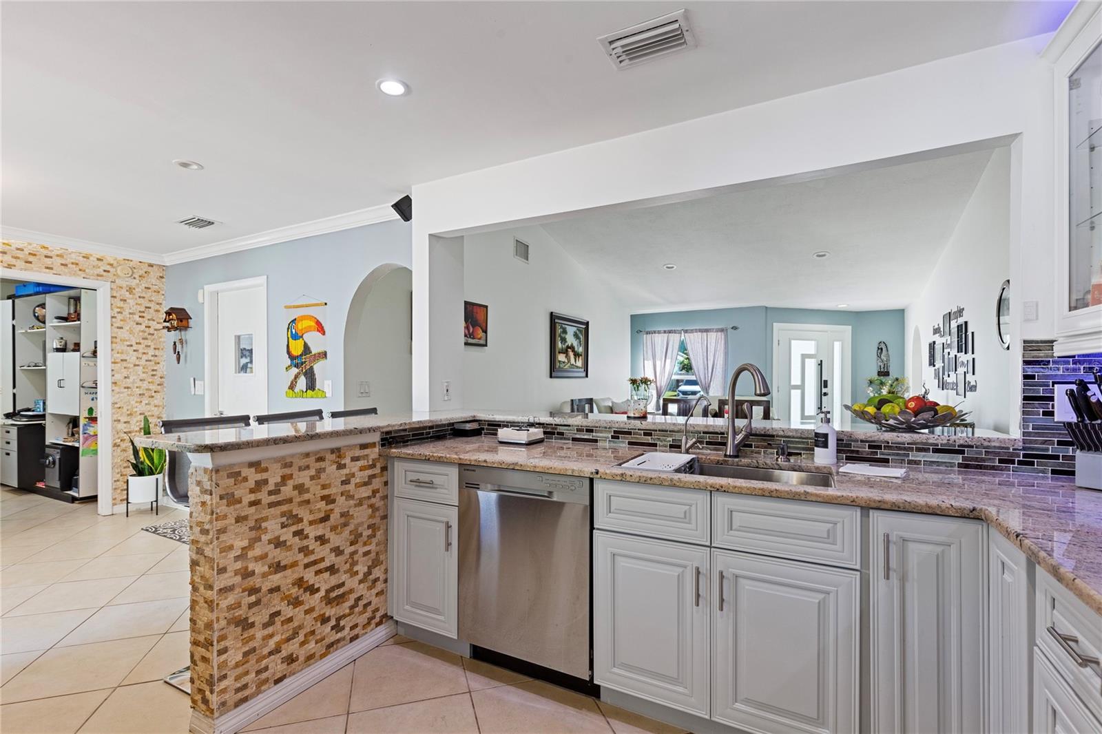 5927 TAYWOOD DR, TAMPA, FL, 33624