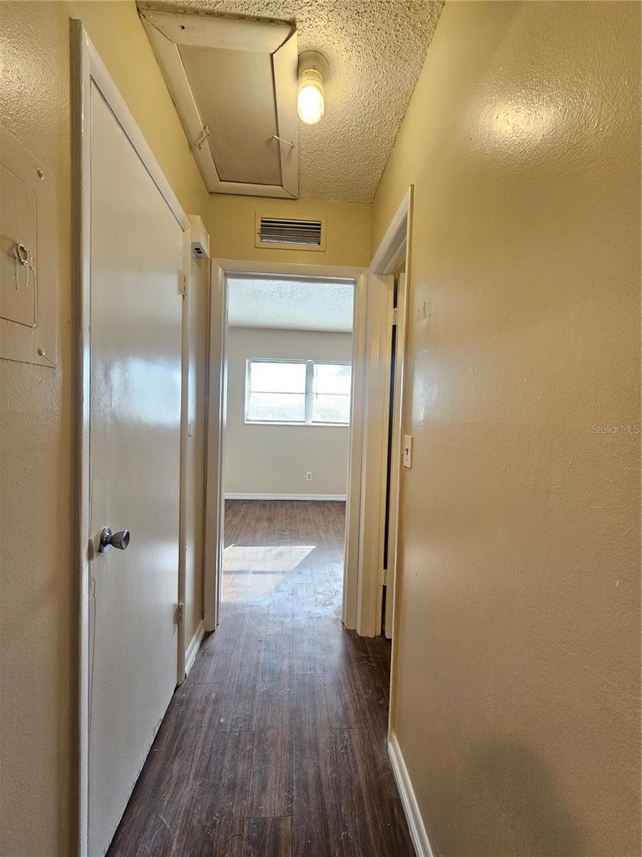 201 NW JEFFERSON CIR N #2, ST PETERSBURG, FL, 33702