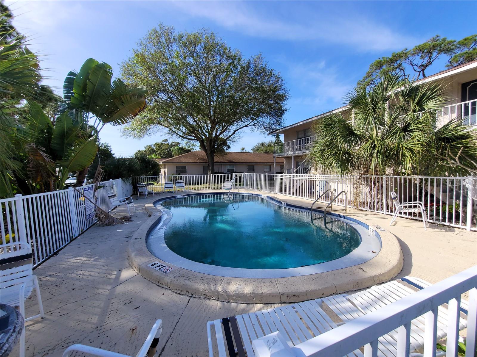 201 NW JEFFERSON CIR N #2, ST PETERSBURG, FL, 33702