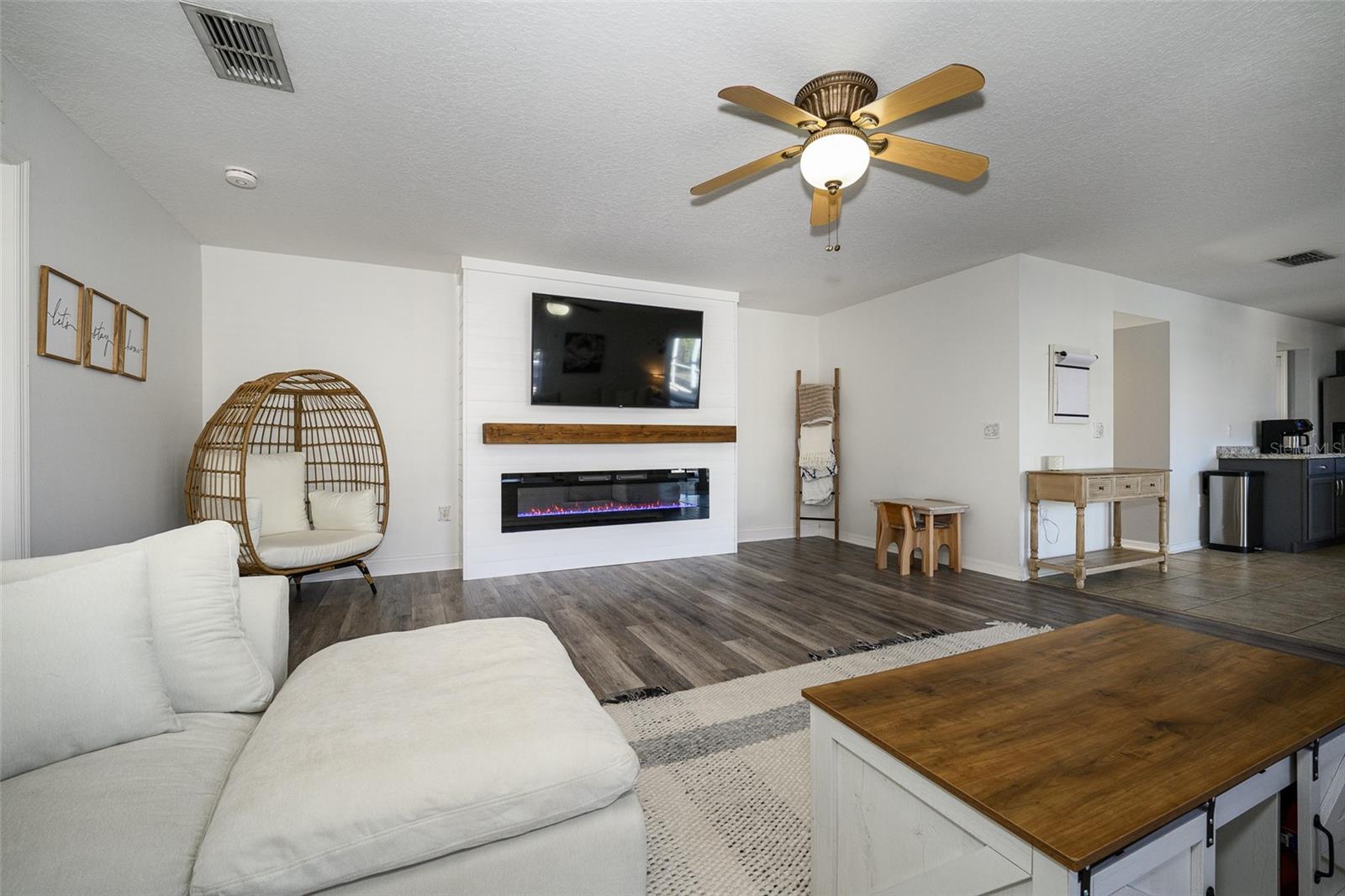 220 BIRD OF PARADISE DR, PALM COAST, FL, 32137