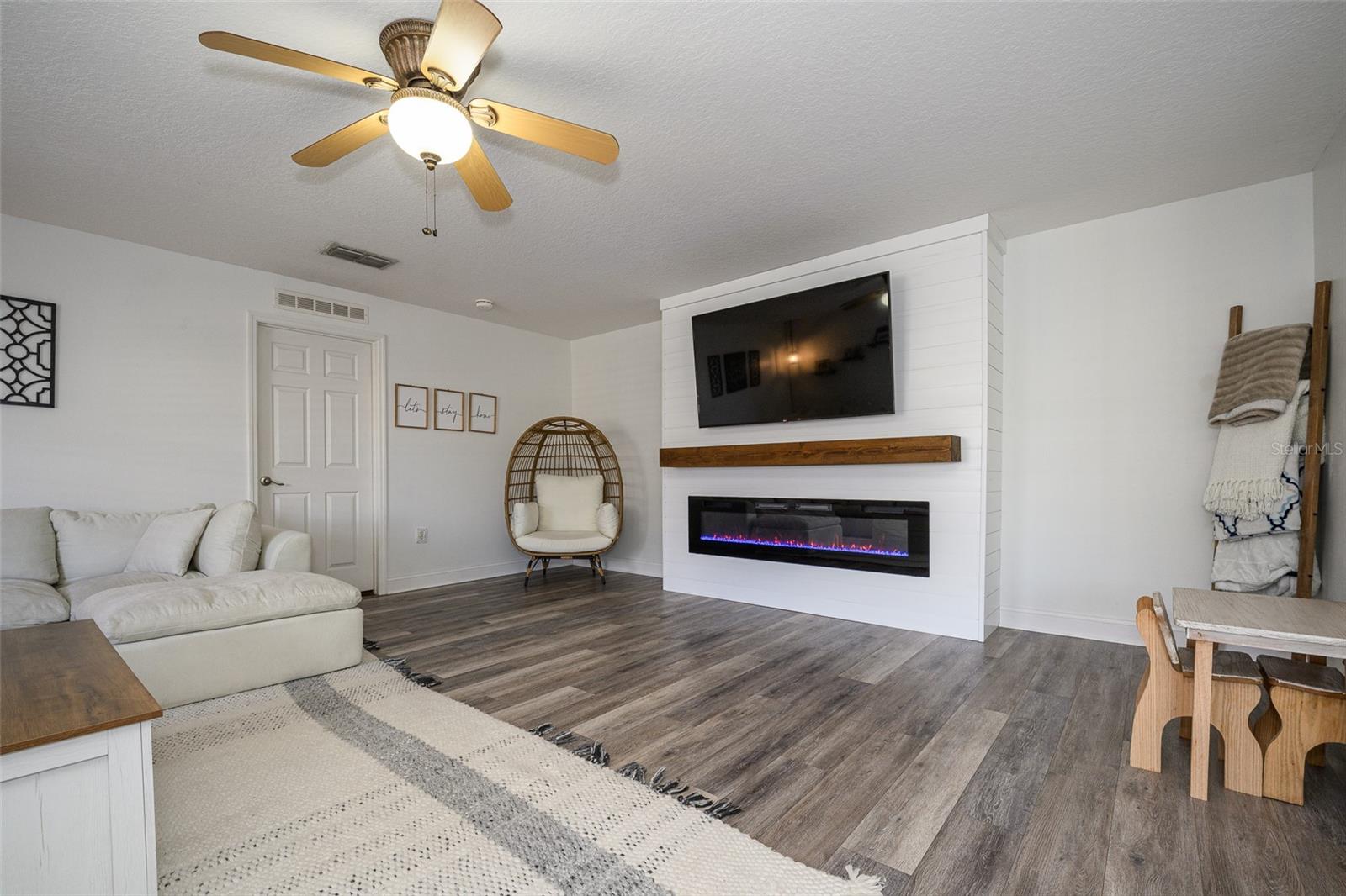 220 BIRD OF PARADISE DR, PALM COAST, FL, 32137