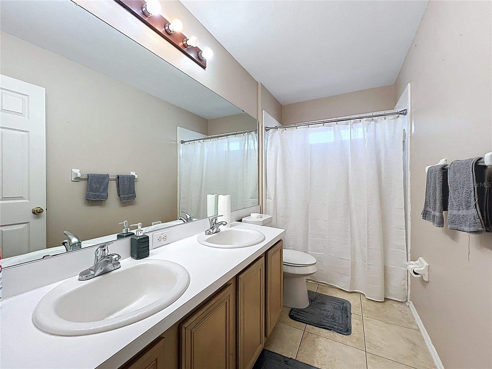 15000 LAKE AZURE DR, ORLANDO, FL, 32824