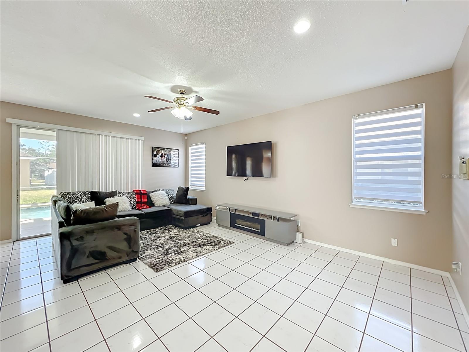 15000 LAKE AZURE DR, ORLANDO, FL, 32824