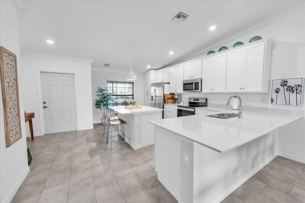 5711 PALMER CIR #206, BRADENTON, FL, 34211