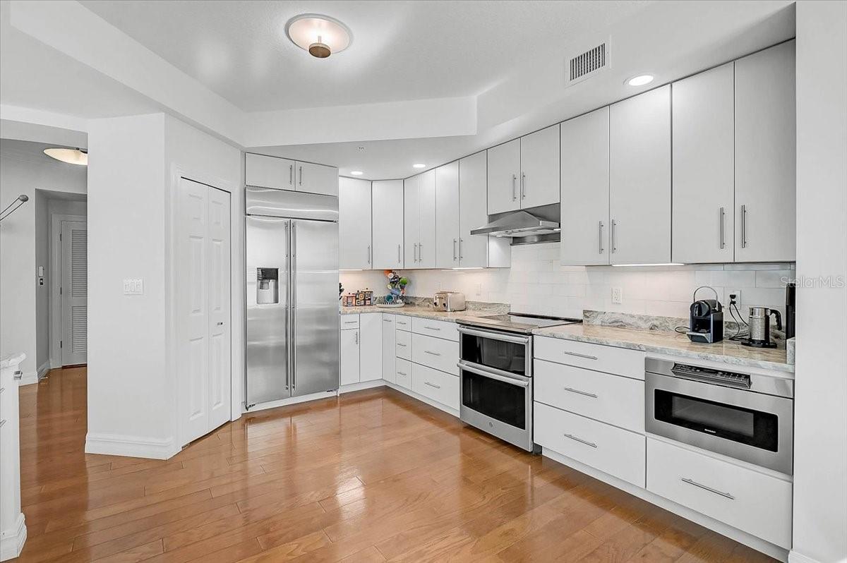 409 N POINT RD #601, OSPREY, FL, 34229