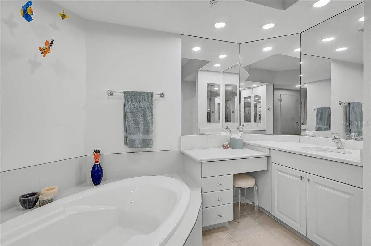 409 N POINT RD #601, OSPREY, FL, 34229