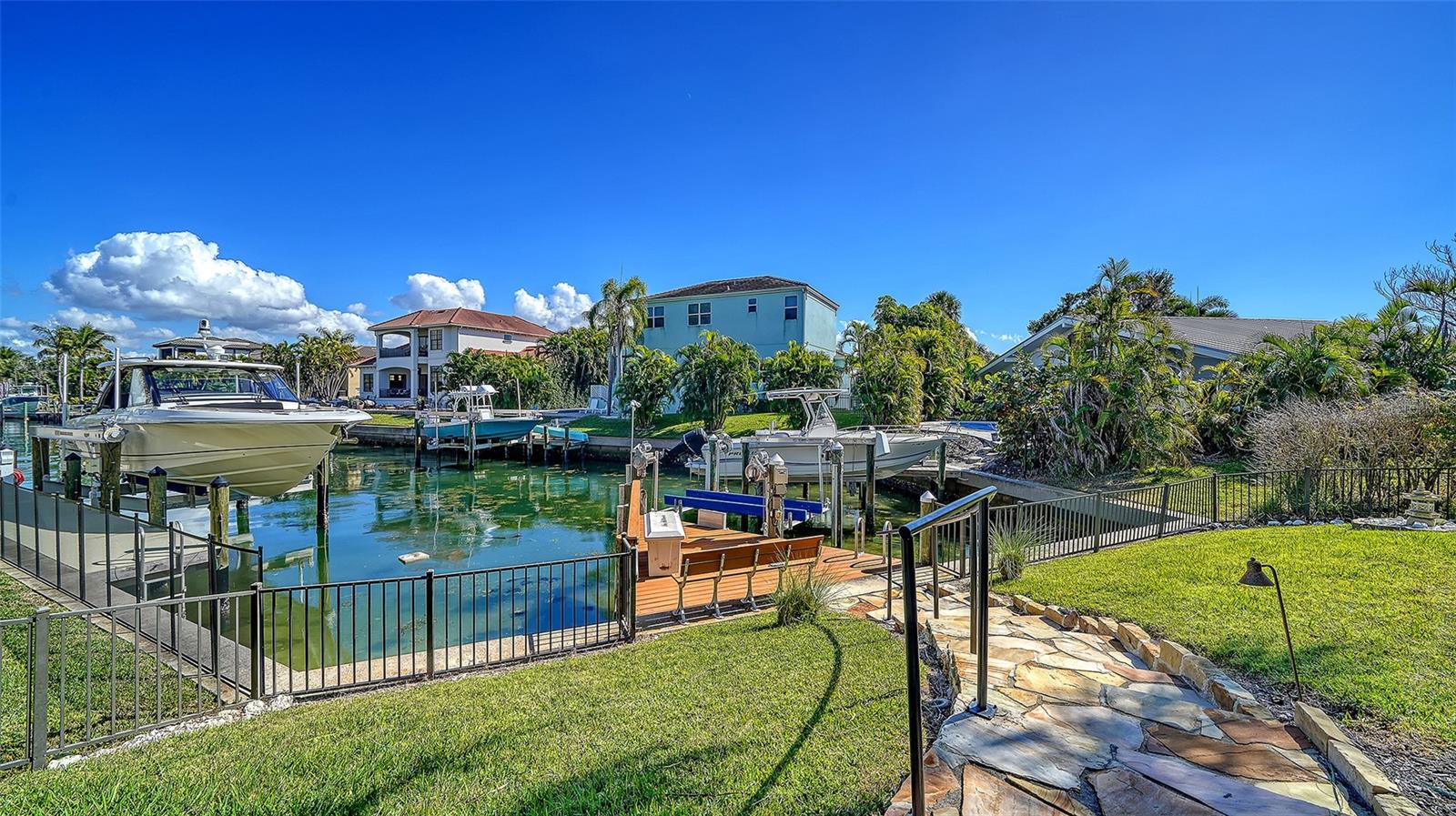 A4680006 Property Photo