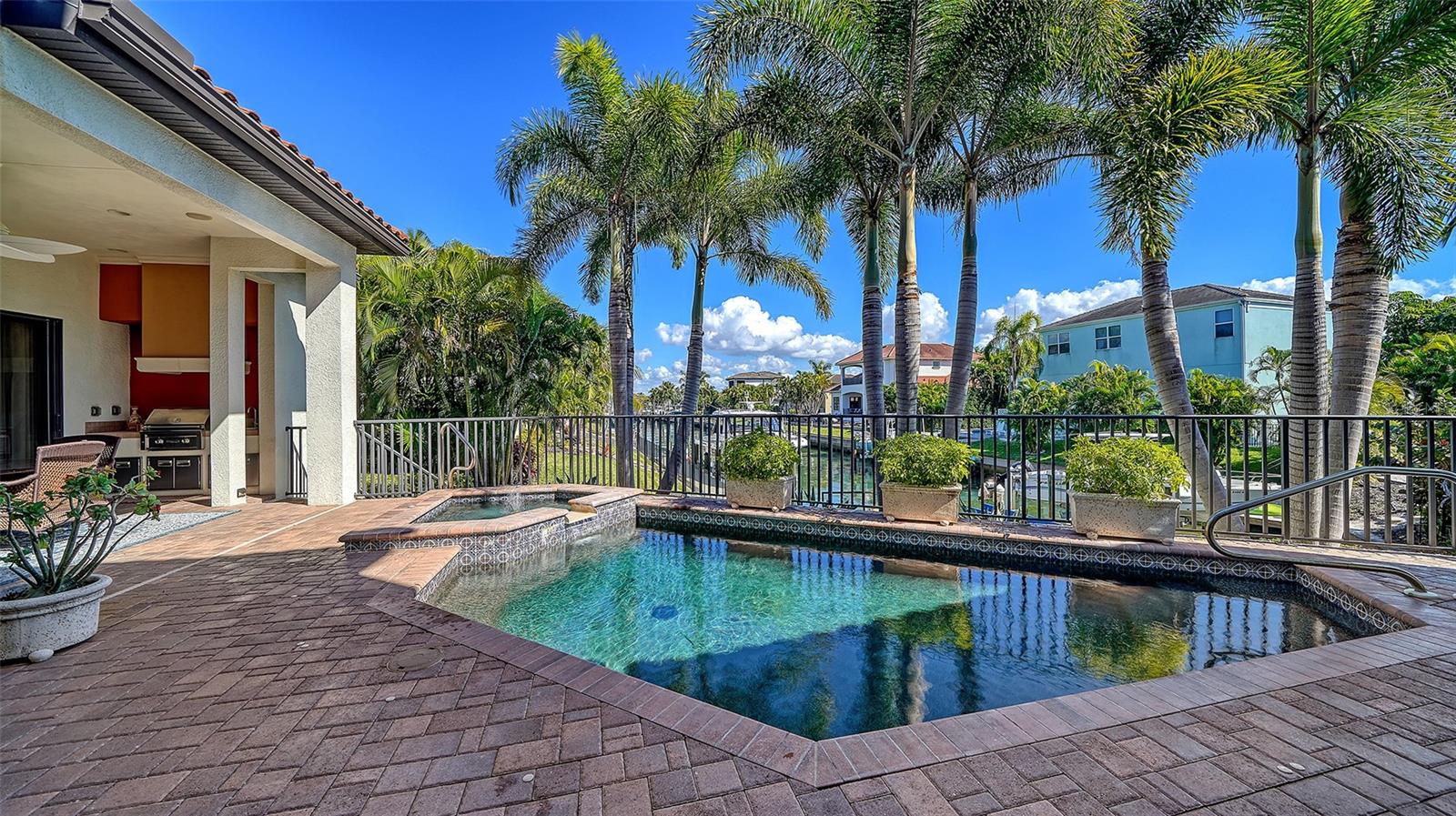 A4680006 Property Photo