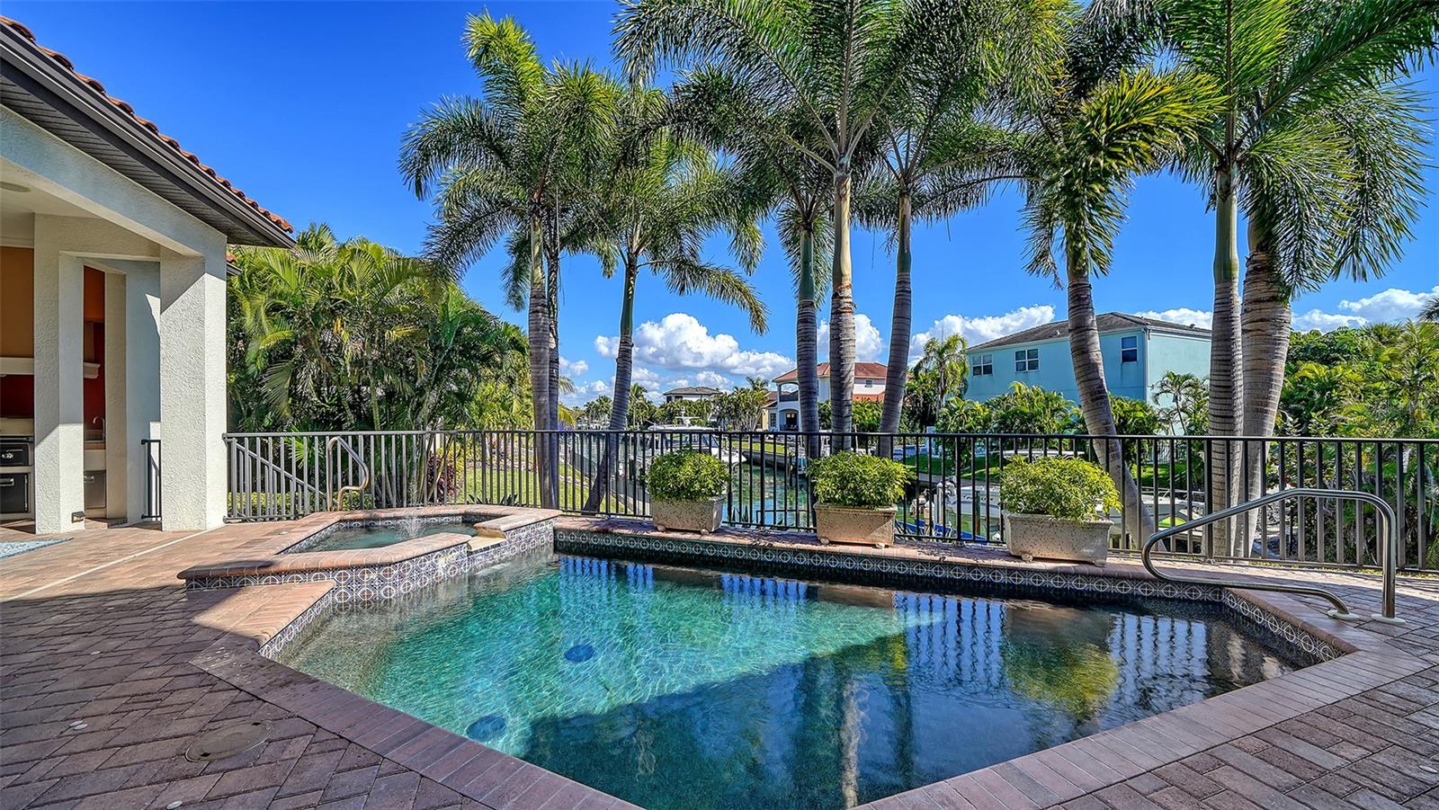 A4680006 Property Photo