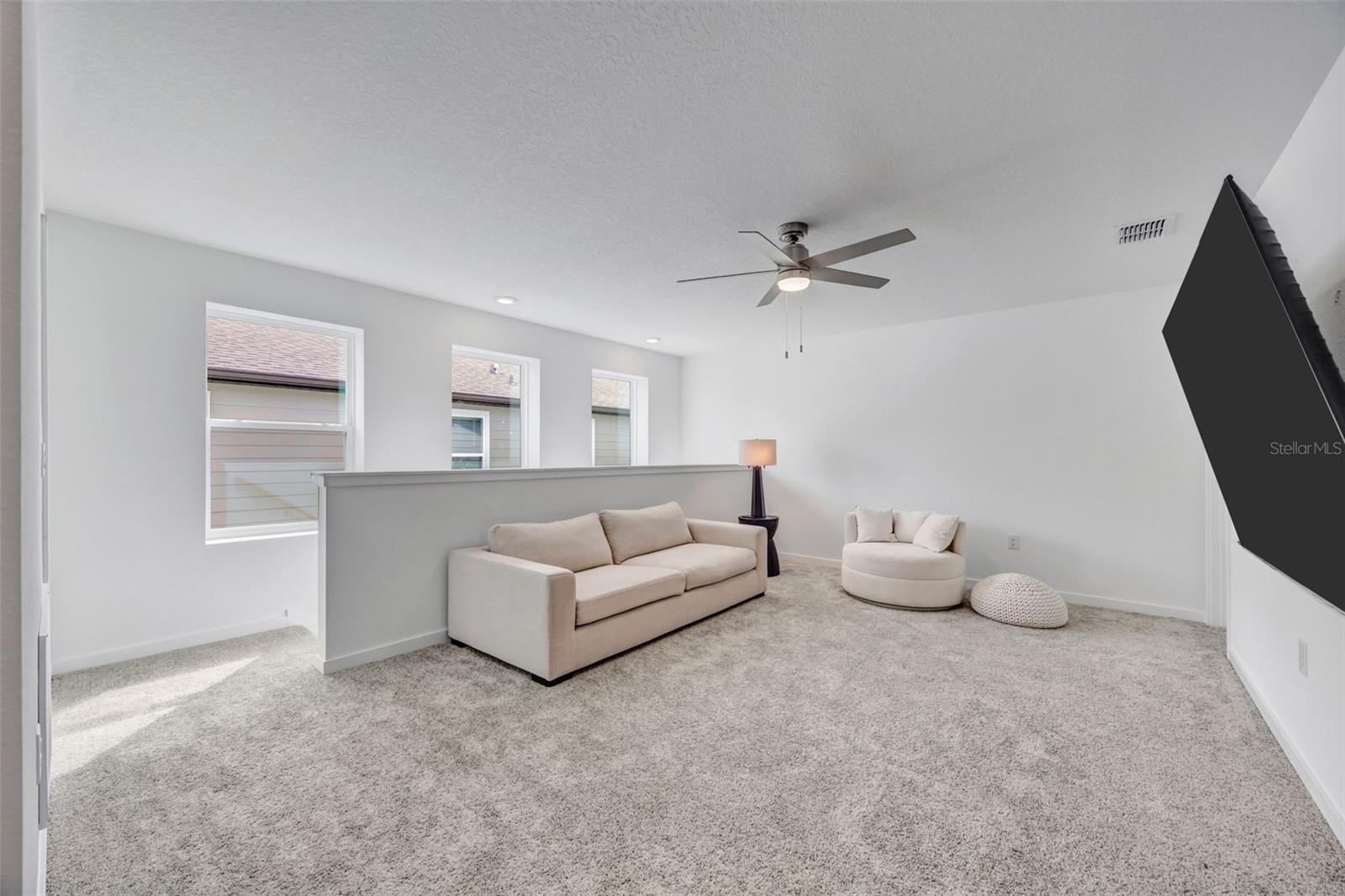 1095 KISTNA DR, ZEPHYRHILLS, FL, 33540