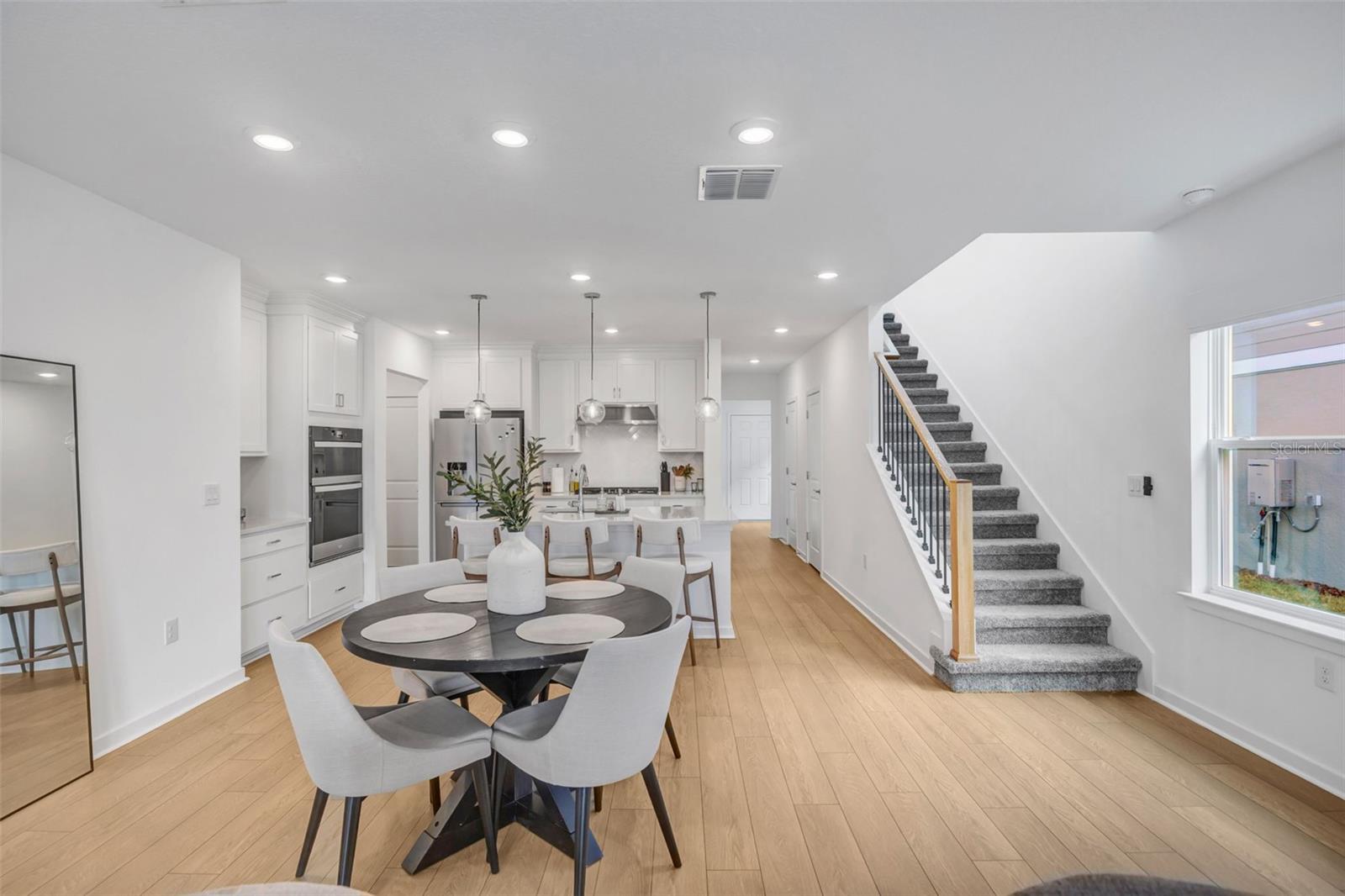 1095 KISTNA DR, ZEPHYRHILLS, FL, 33540