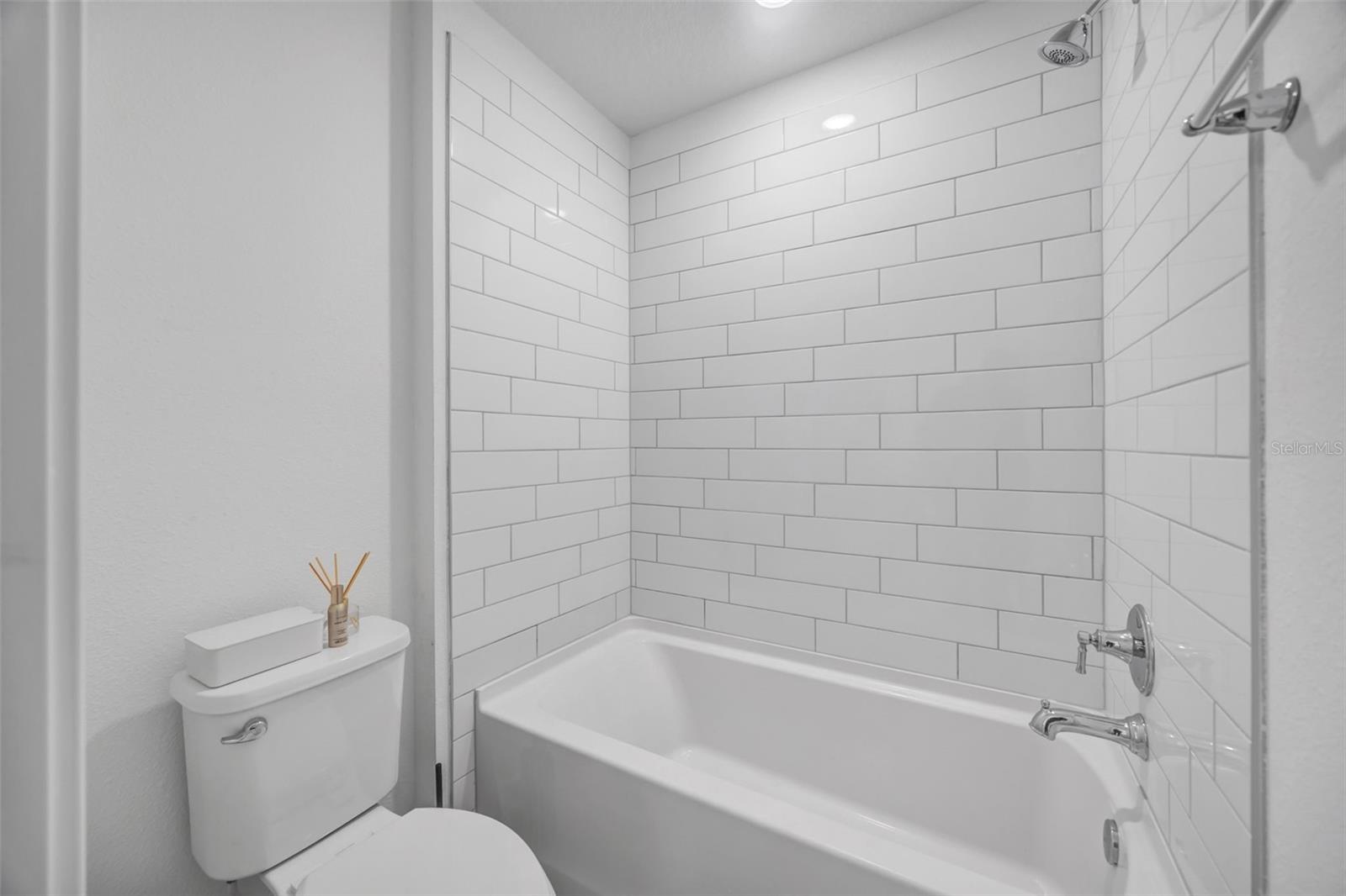 1095 KISTNA DR, ZEPHYRHILLS, FL, 33540