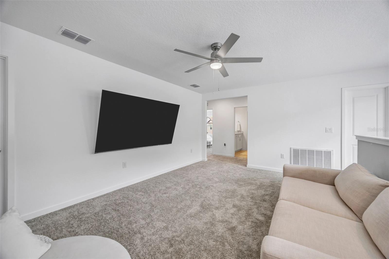 1095 KISTNA DR, ZEPHYRHILLS, FL, 33540