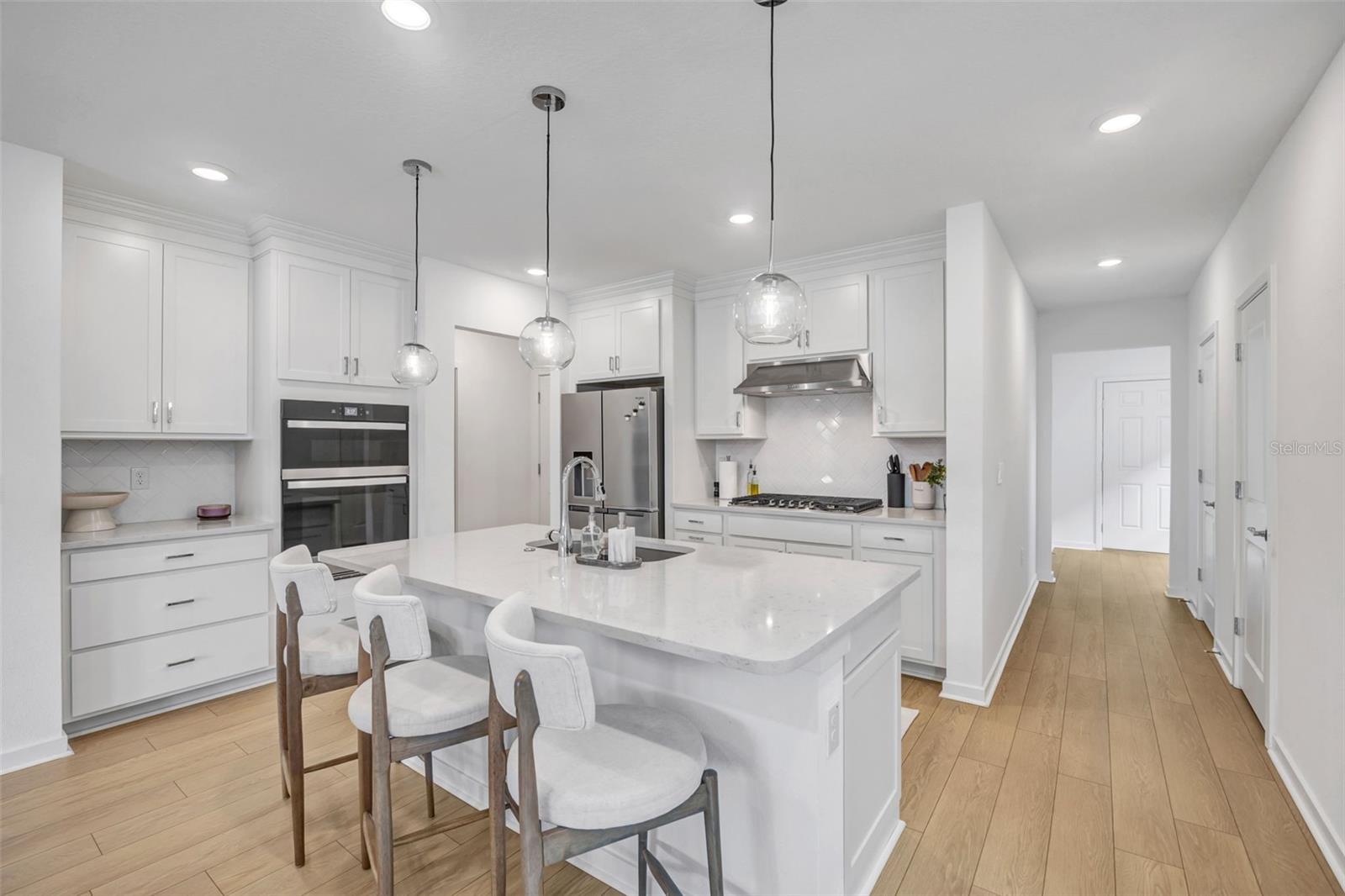 1095 KISTNA DR, ZEPHYRHILLS, FL, 33540