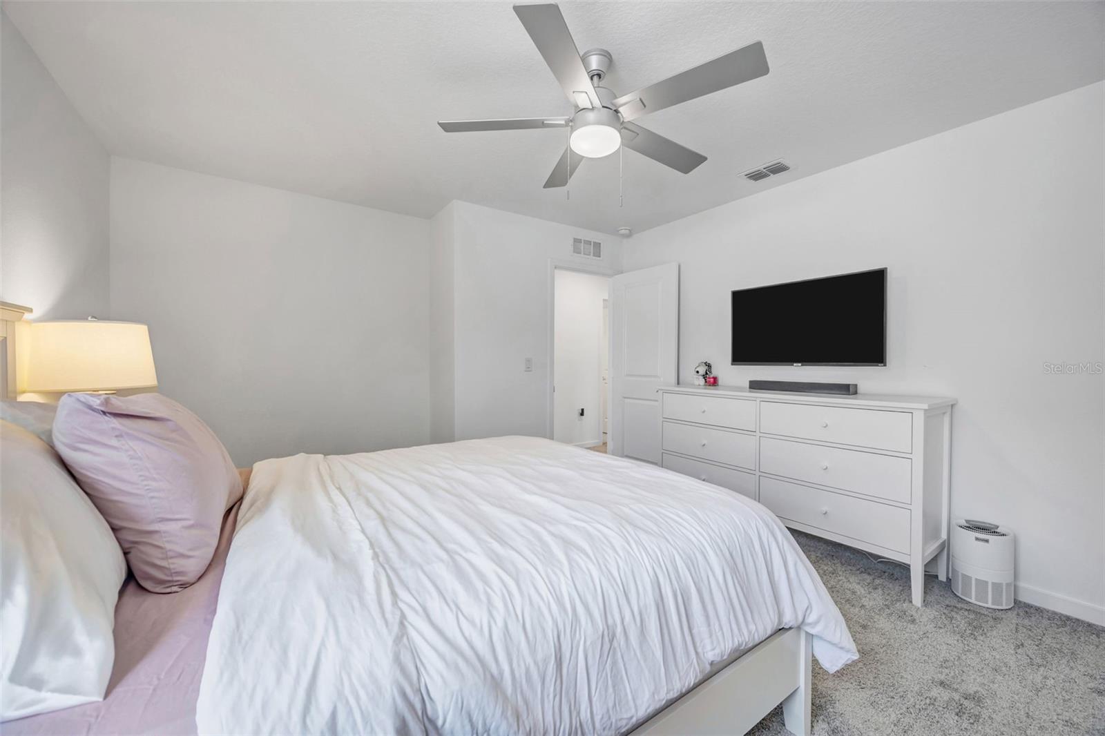 1095 KISTNA DR, ZEPHYRHILLS, FL, 33540