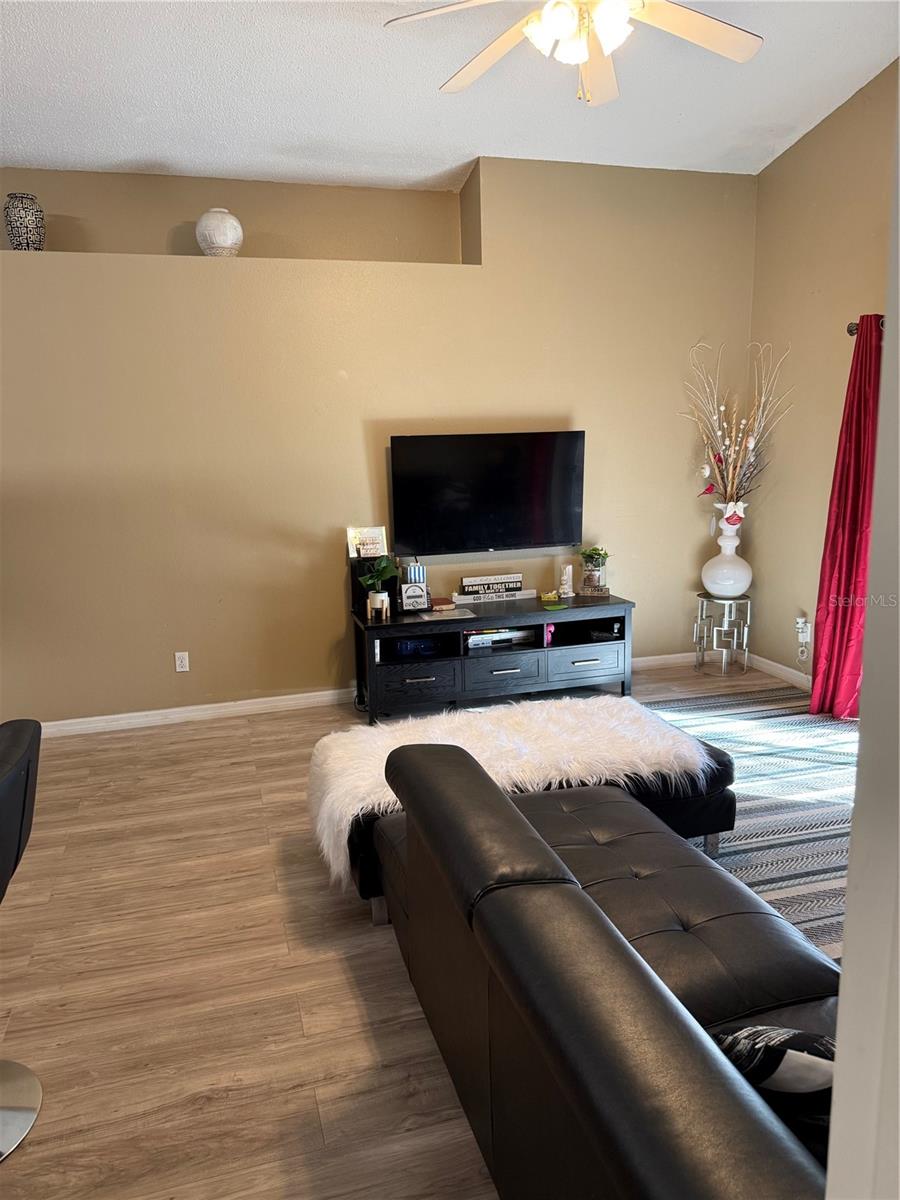 O6377267 Property Photo