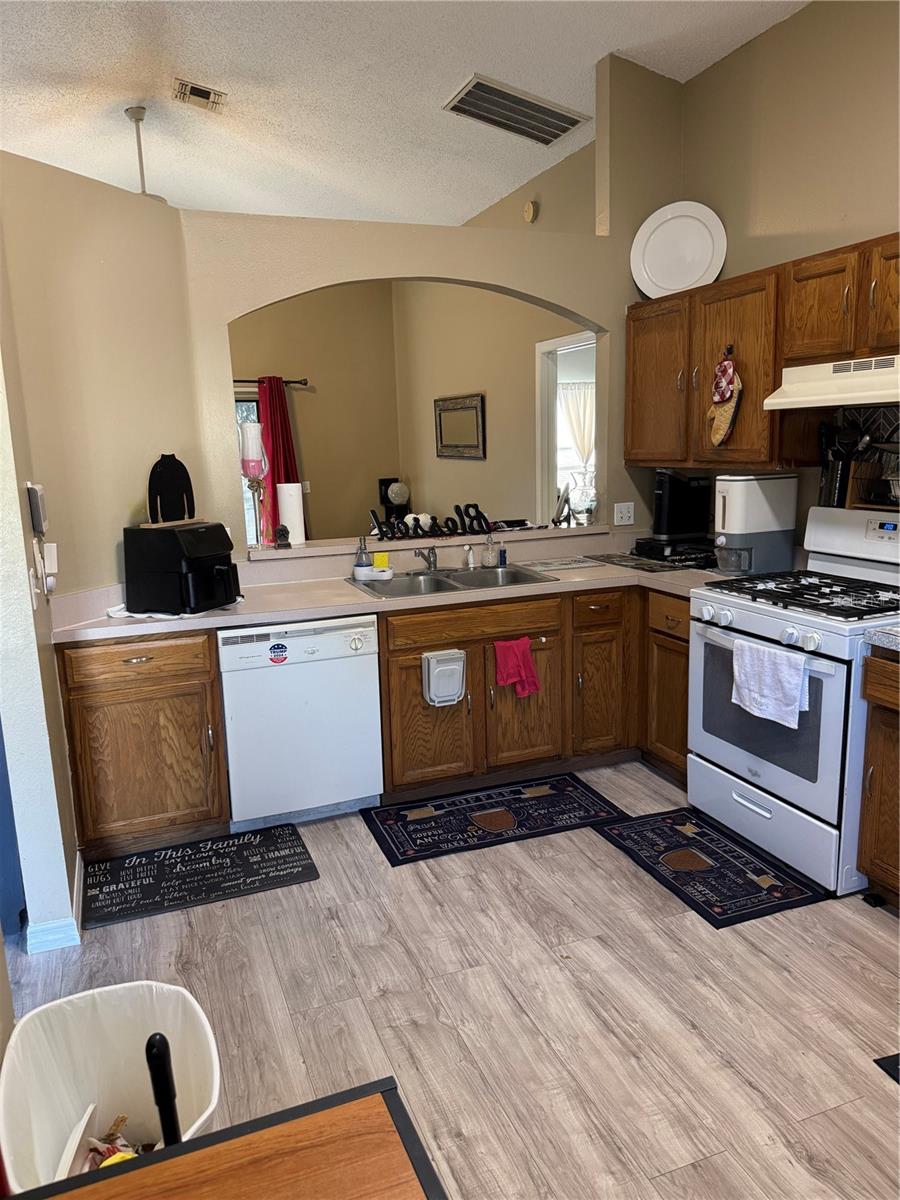 O6377267 Property Photo